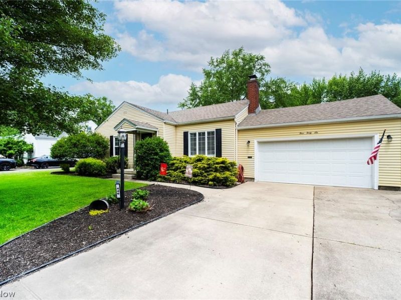 446 Ewing Road, Youngstown, OH 44512 Photo 2