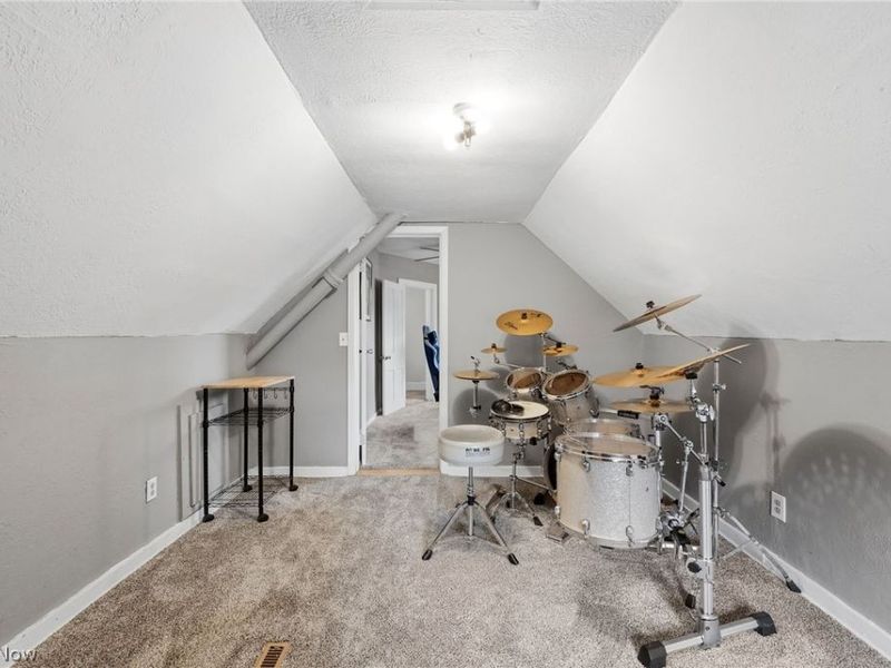 1911 W 65th Street, Cleveland, OH 44102 Photo 22