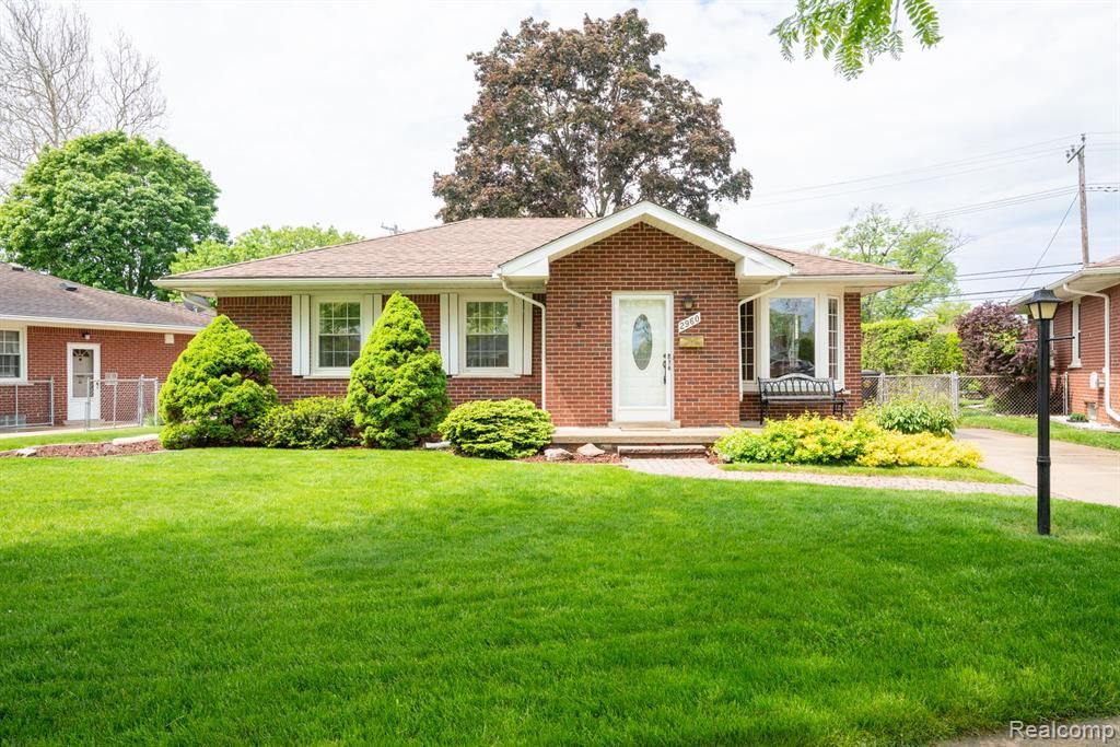 2960 Anna Court, Trenton, MI 48183 Main Photo