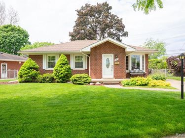 2960 Anna Court , Trenton, MI 48183