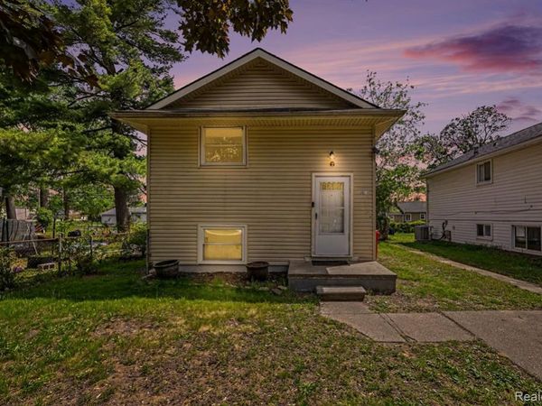 20215 Westhampton Avenue, Southfield, MI 48075