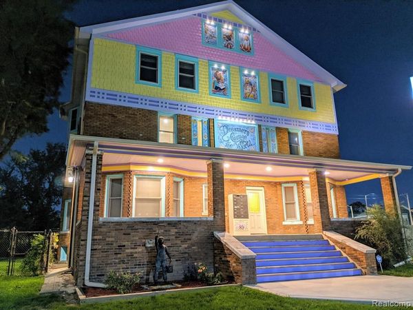 89 E EDSEL FORD FWY, Detroit, MI 48202