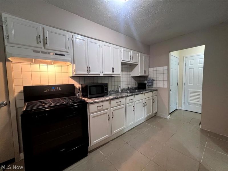 3502 Ivanhoe Drive, Kent, OH 44240 Photo 18