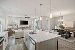 645 Blueway Avenue photo 4