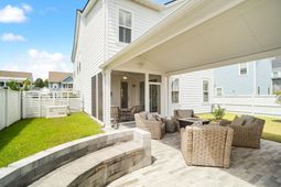 645 Blueway Avenue photo 4