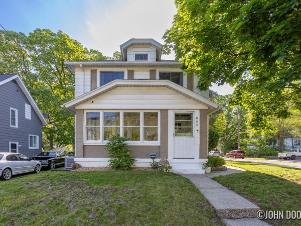 852 Diamond Avenue NE, Grand Rapids, MI 49503