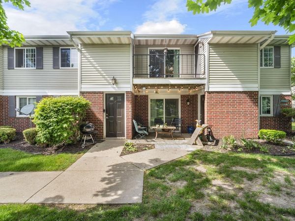 N110W16973 Ashbury CIRCLE, Unit 7, Germantown, WI 53022