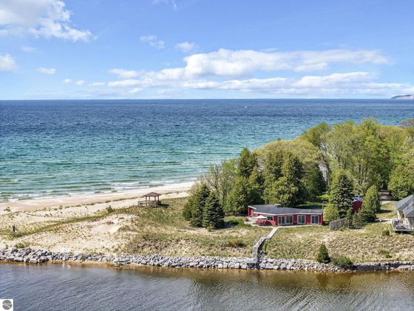 16560 Starke Road, Arcadia, MI 49613