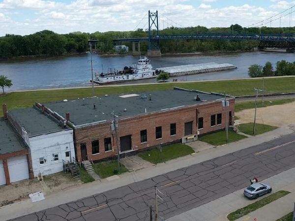 623 S 1st Street , Clinton, IA 52732