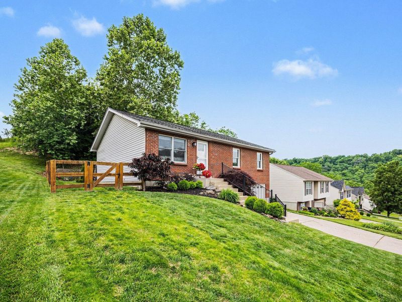 2075 Gribble Drive, Covington, KY 41017 Photo 2