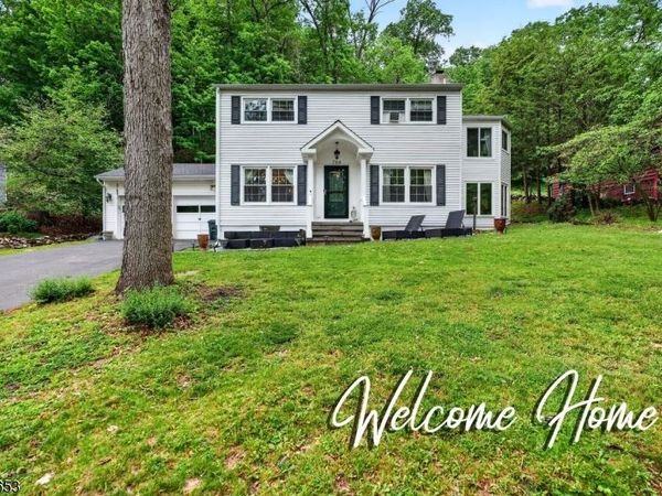 719 W Shore Trl, Sparta, NJ 07871