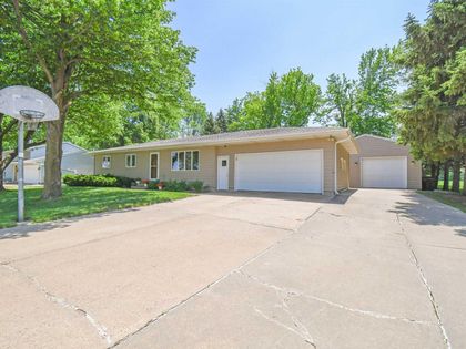 8317 W 42nd St Sioux Falls, SD 57106