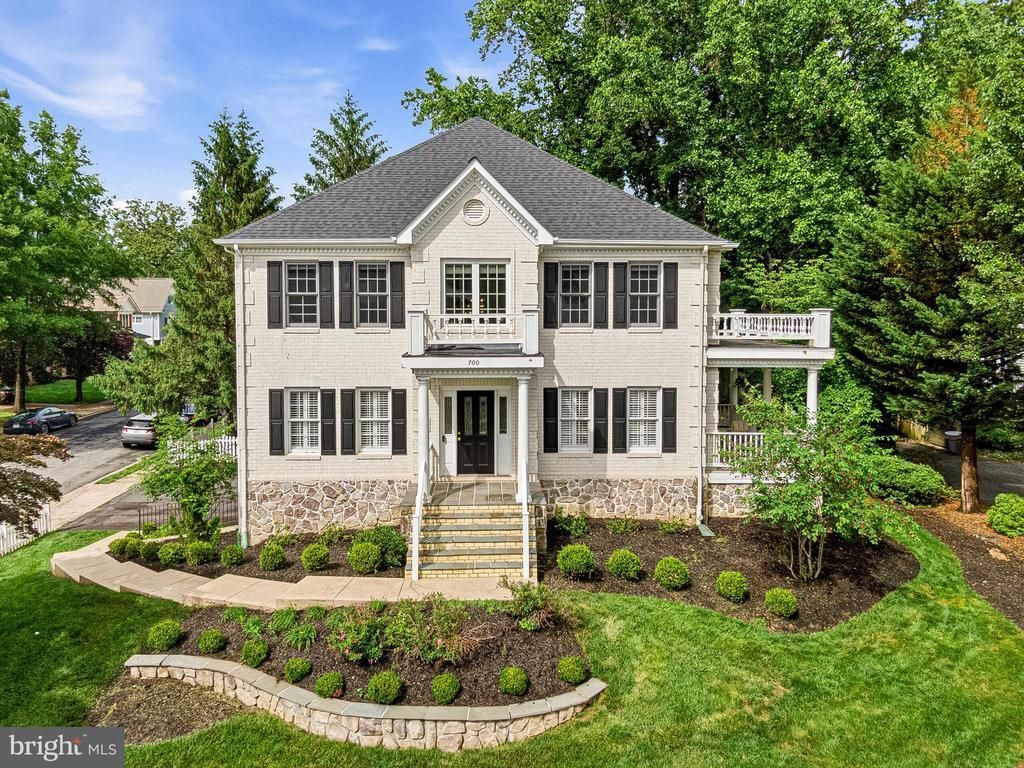 700 Park Street Se, Vienna, VA 22180 Main Photo
