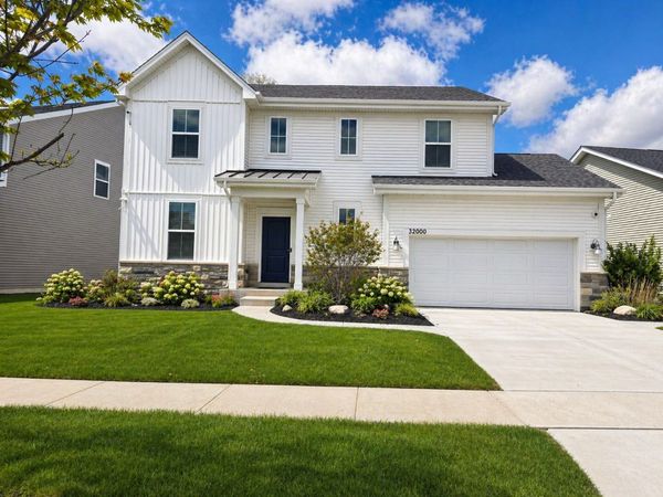 32000 Savannah Drive, Lakemoor, IL 60051