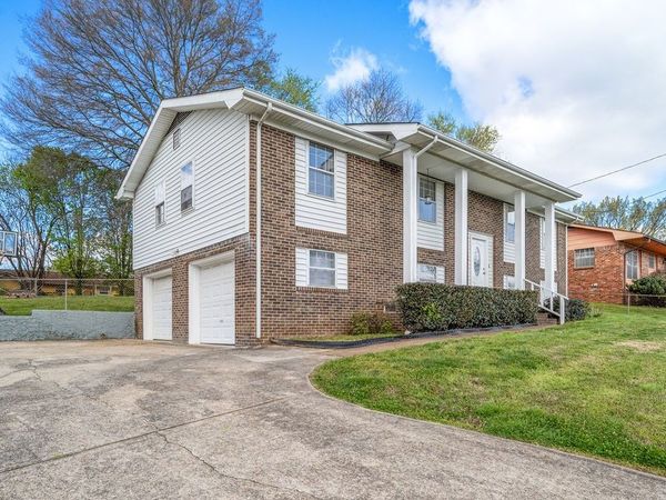 111 Edgewood Cir , Fort Oglethorpe, GA 30742