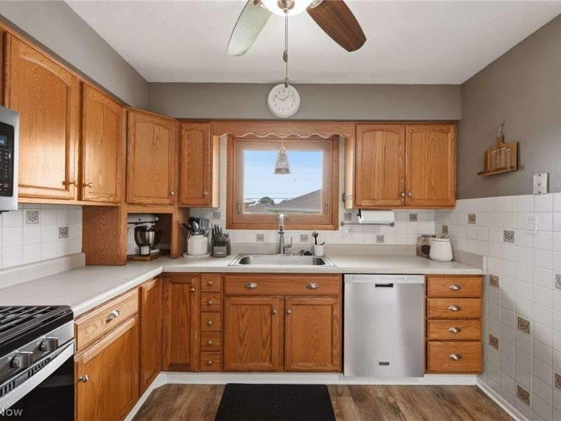 4599 Memphis Villas S, Brooklyn, OH 44144 Photo 9