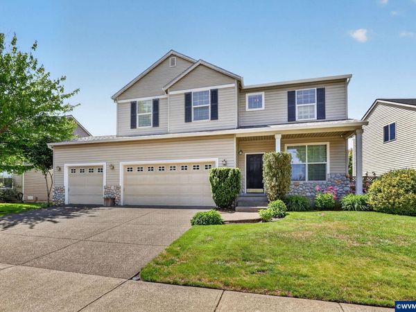 2571 Graystone Dr Dr, Woodburn, OR 97071