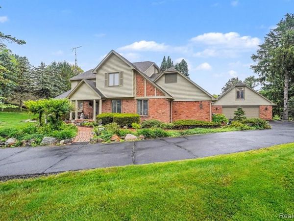 10391 Hills Lane Drive , Atlas Twp, MI 48438
