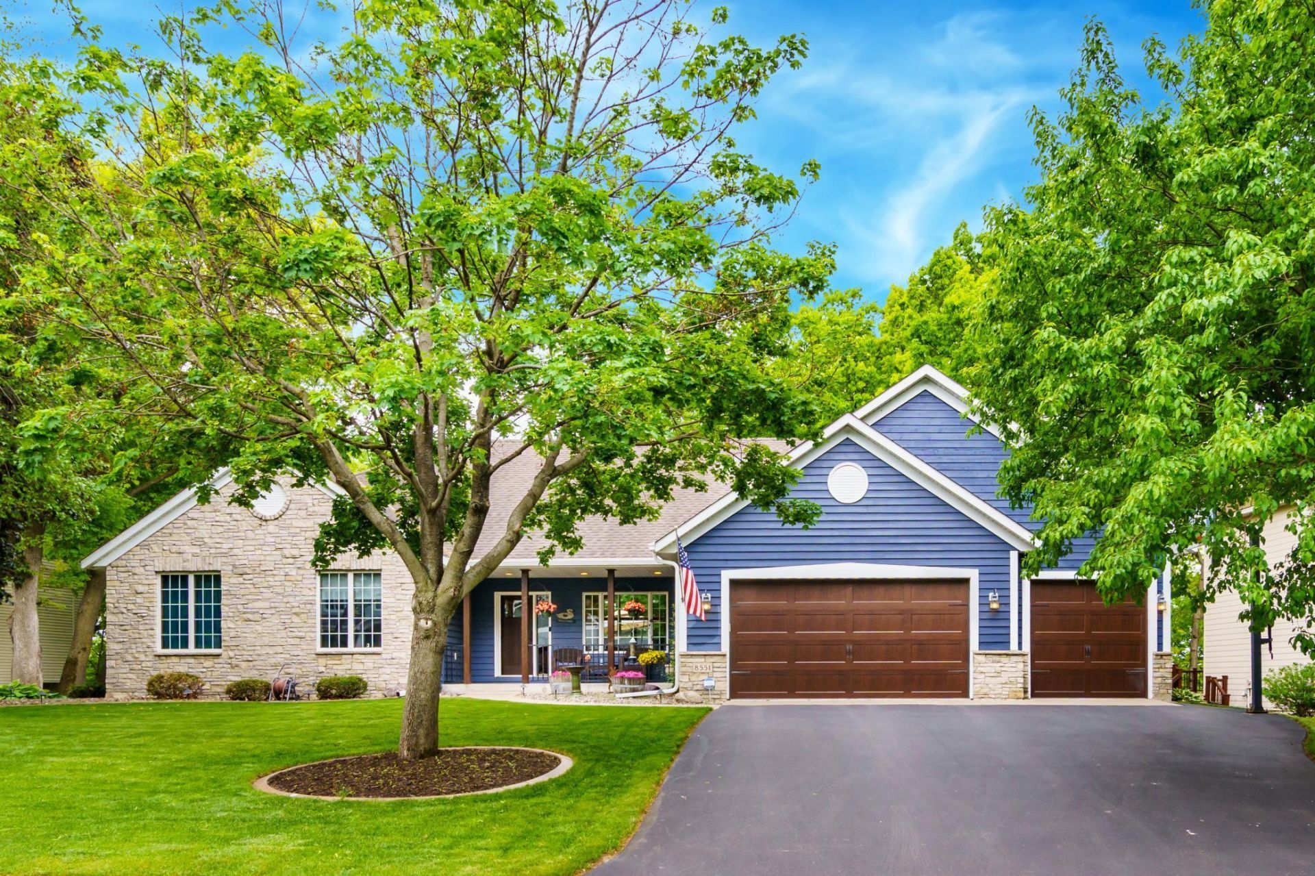 8551 Summit Oaks Bay , Savage, MN 55378