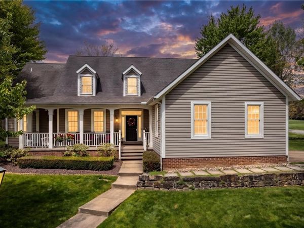 8 Abbey, Grove City, PA 16127