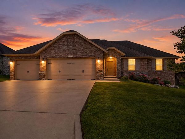 4318 E Kentbrook Drive, Springfield, MO 65802