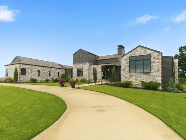 269 E Wisteria Lane , Ozark, MO 65721