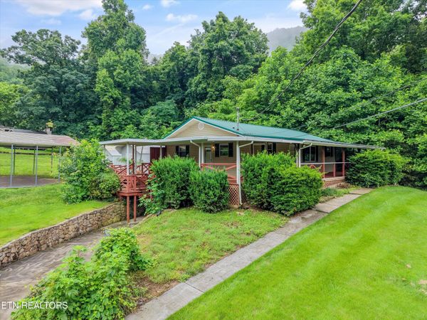 757 Blowing Cave Rd, Sevierville, TN 37876