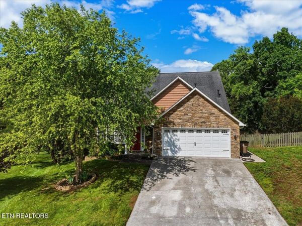 7101 Pinecroft Lane, Knoxville, TN 37914