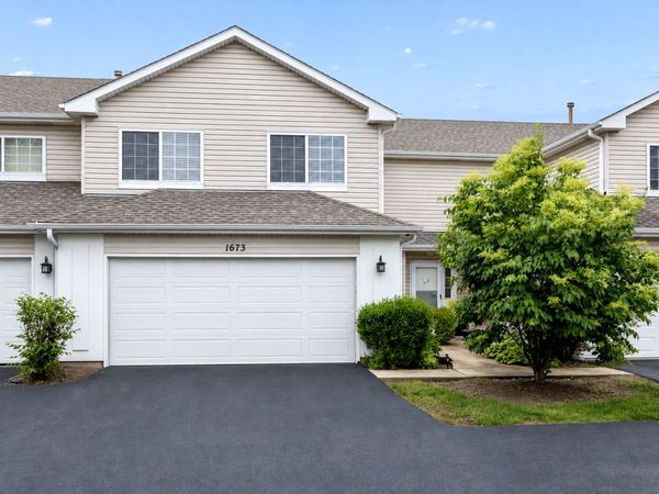 1673 Waterford Road , North Aurora, IL 60542
