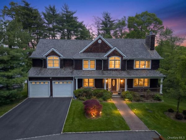 899 Harbor View Road, Mill Neck, NY 11771
