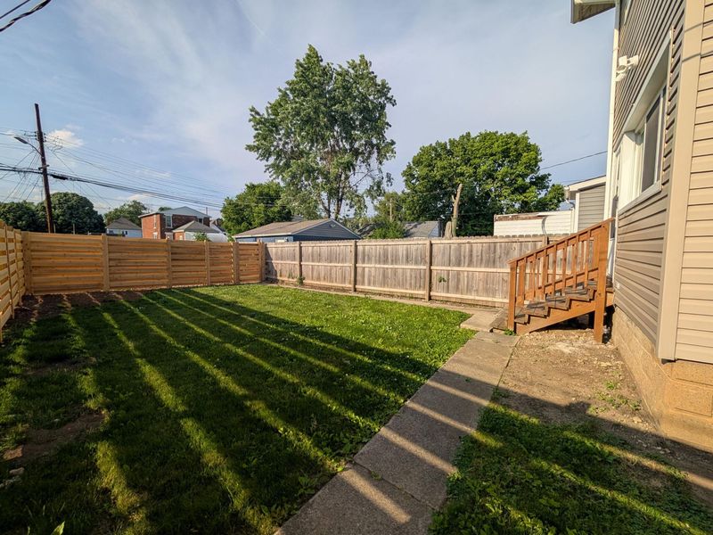 884 Bellows Avenue , Columbus, OH 43223 Photo 16