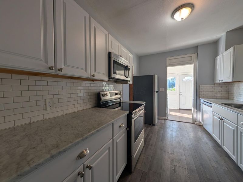 884 Bellows Avenue , Columbus, OH 43223 Photo 6