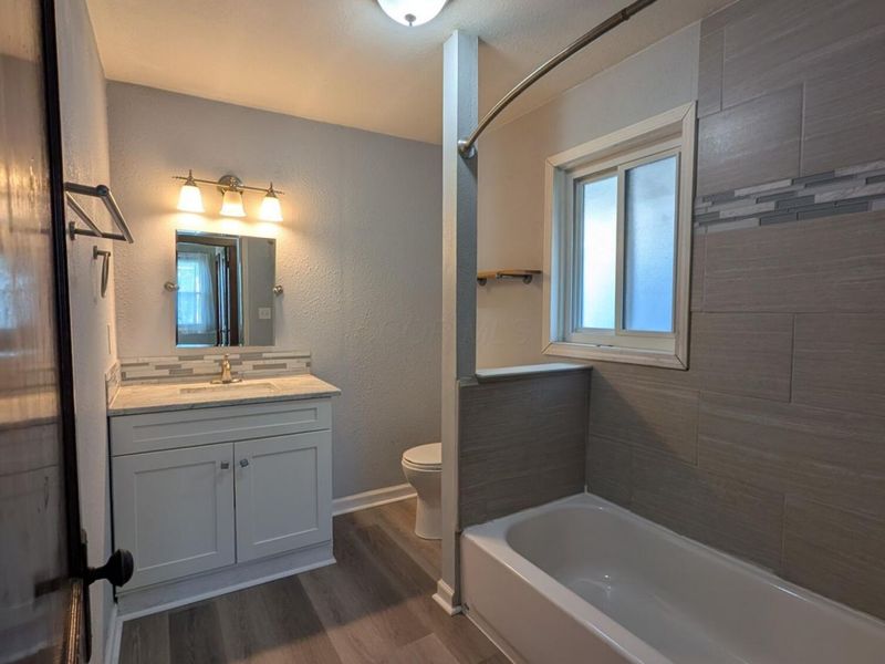 884 Bellows Avenue , Columbus, OH 43223 Photo 8