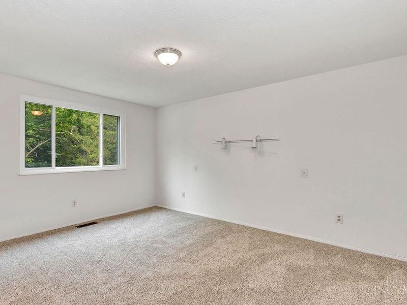 10683 Stonewood Court, Cincinnati, OH 45240 Photo 14