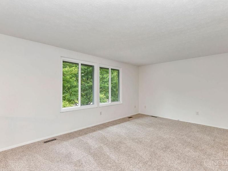 10683 Stonewood Court, Cincinnati, OH 45240 Photo 6