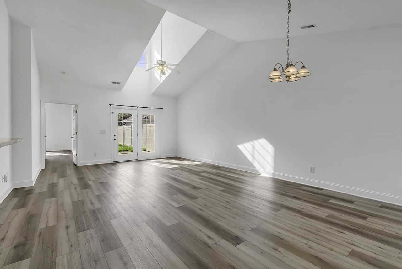939 Wrigley Dr. Photo 11