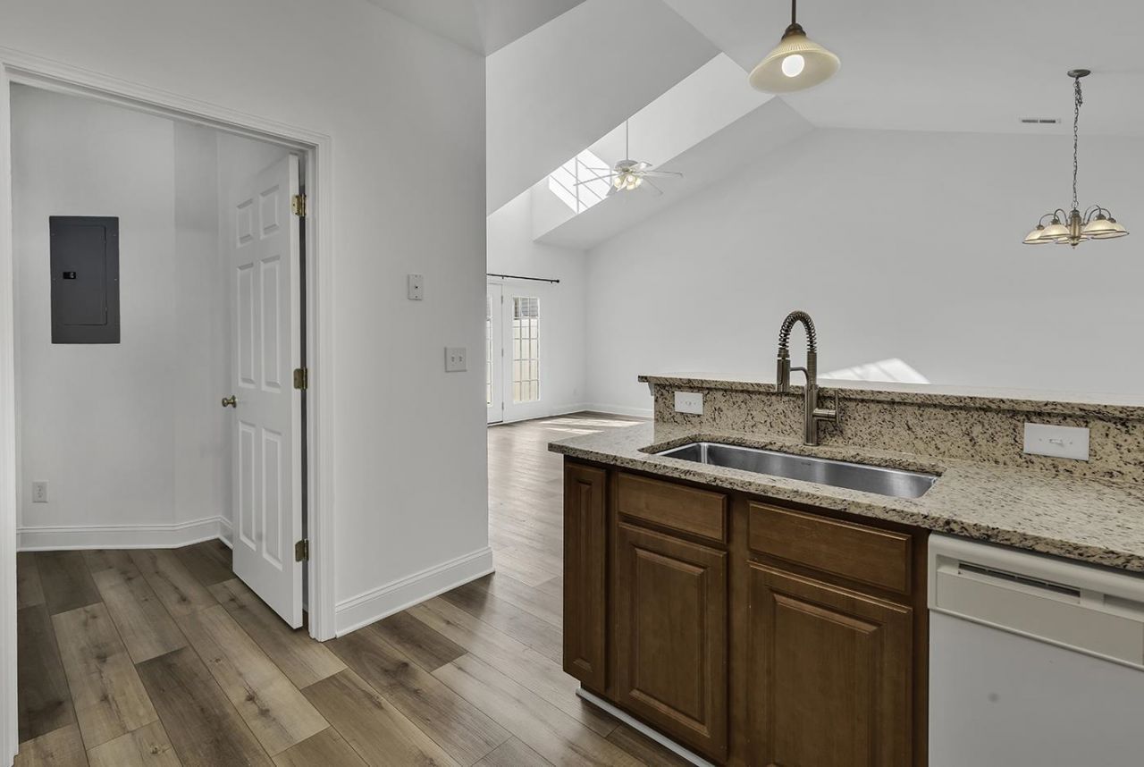 939 Wrigley Dr. Photo 17