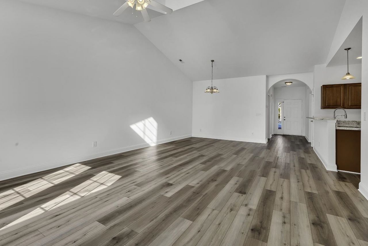 939 Wrigley Dr. Photo 20
