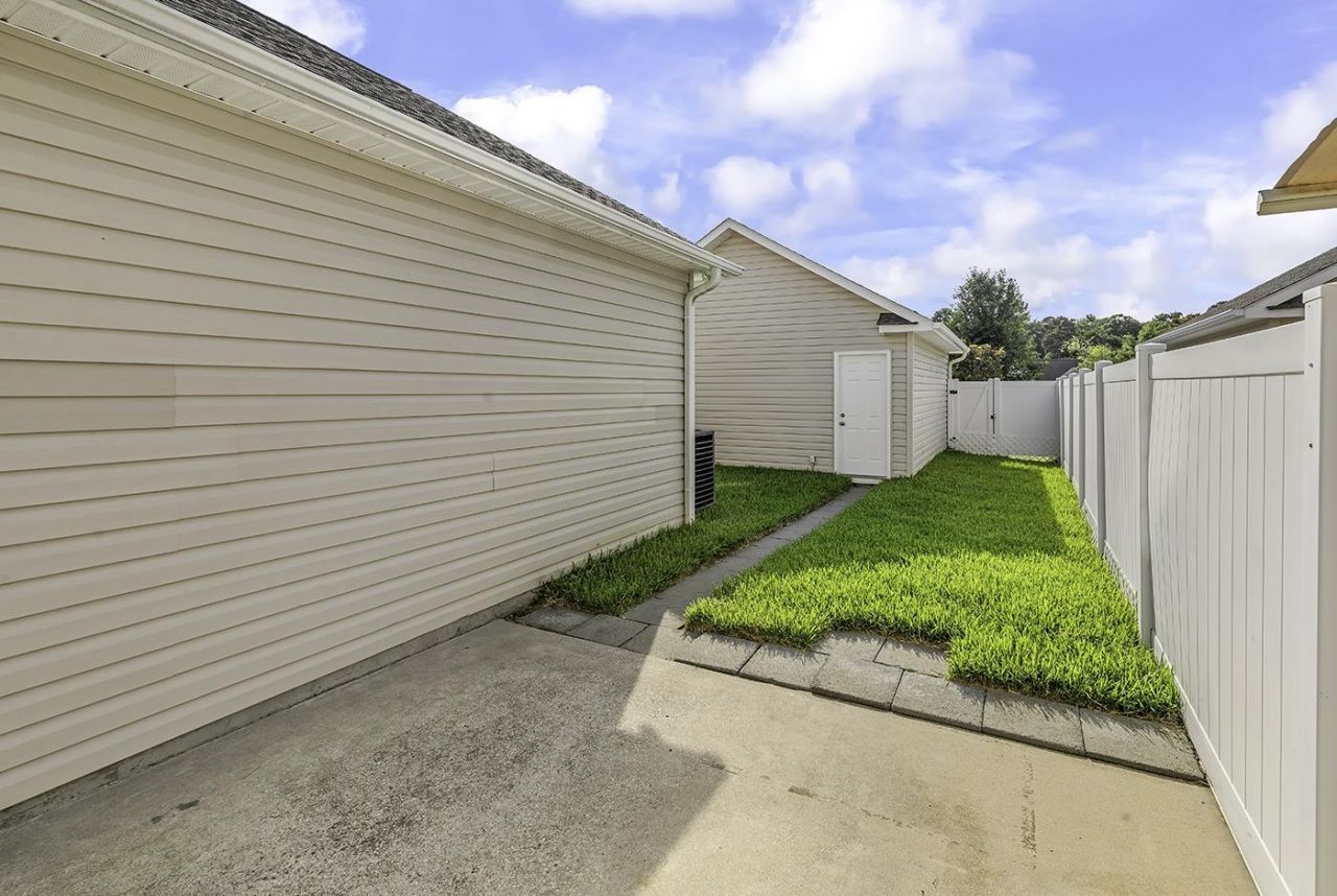 939 Wrigley Dr. Photo 32
