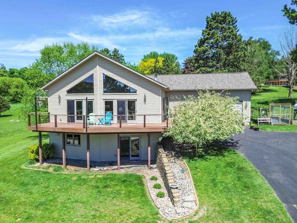 E2392 Black Forest Drive, La Valle, WI 53941