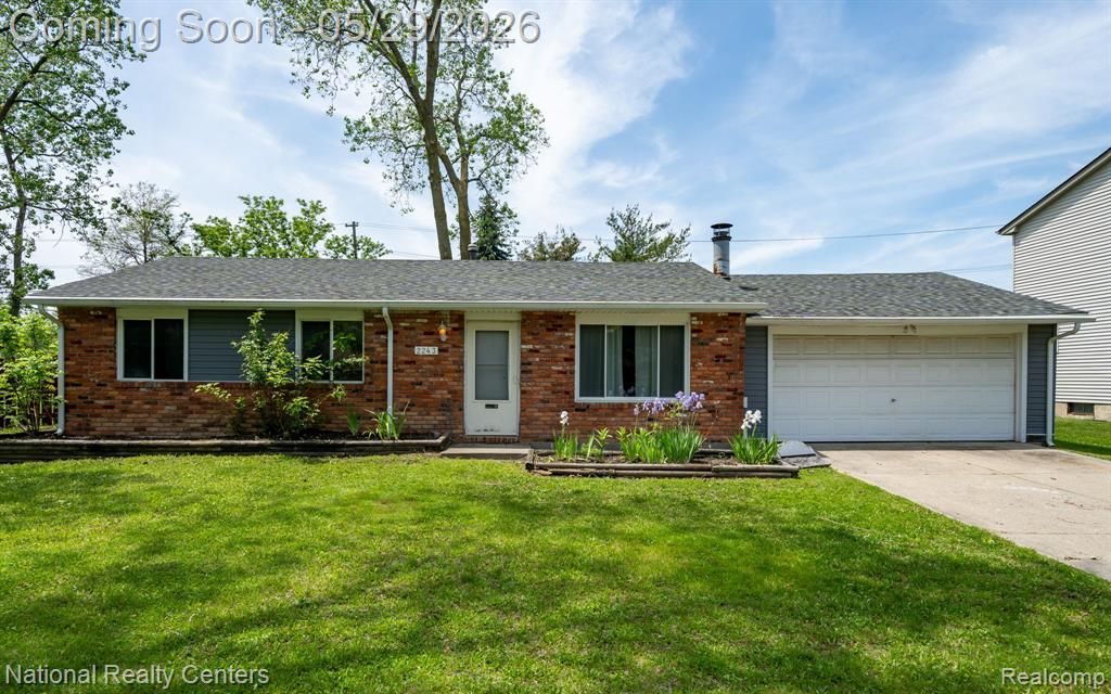 2243 Phillips Road, Auburn Hills, MI 48326 Main Photo