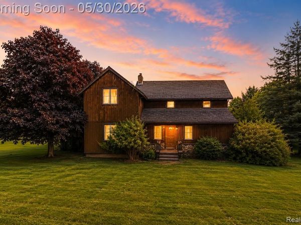 2730 N Hickory Ridge Road, Highland Twp, MI 48357