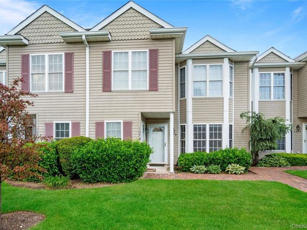 1075 Savoy Drive , Melville, NY 11747