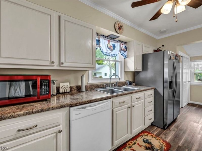 77 S Crowell Avenue, Geneva, OH 44041 Photo 11