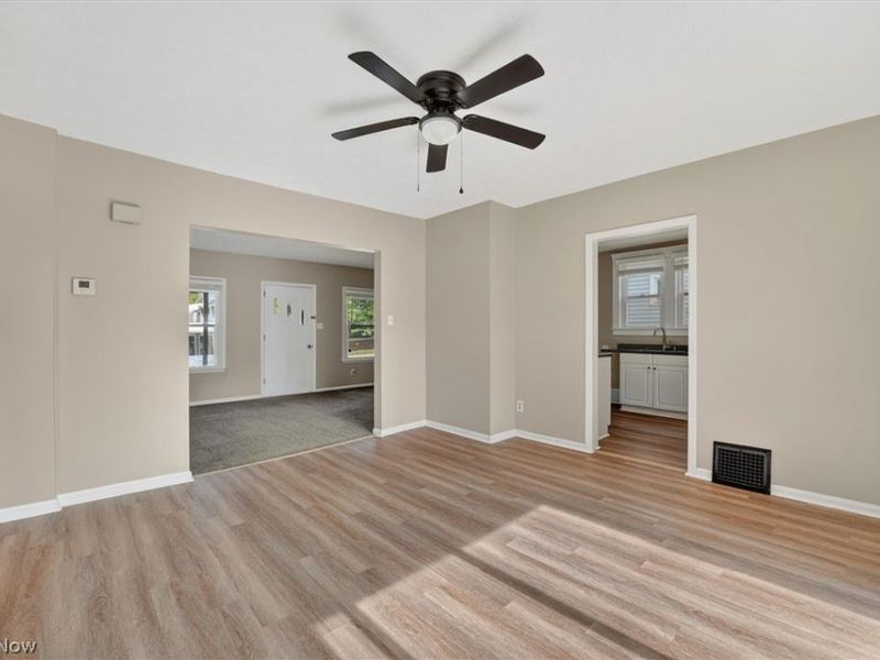 539 Lloyd Street, Barberton, OH 44203 Photo 13