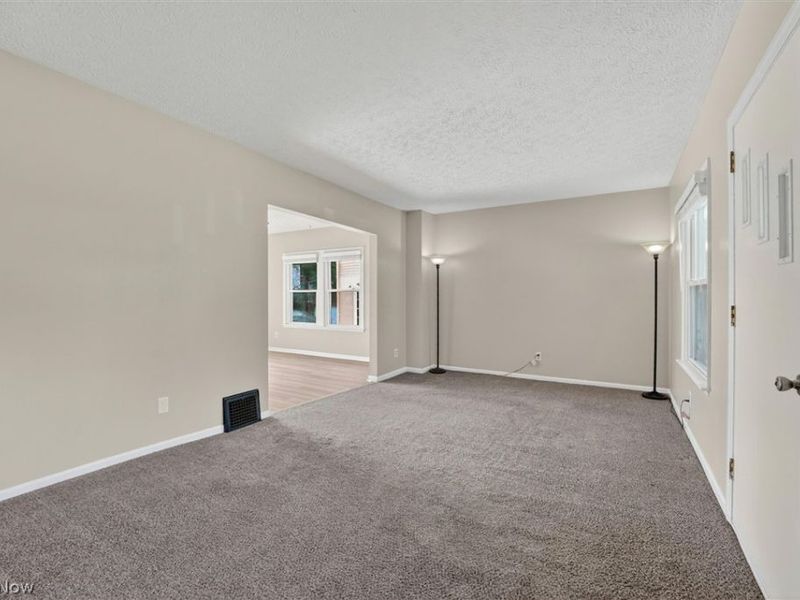 539 Lloyd Street, Barberton, OH 44203 Photo 9