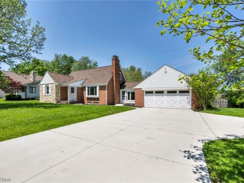 7035 Farview Road, Brecksville, OH 44141 Photo 2