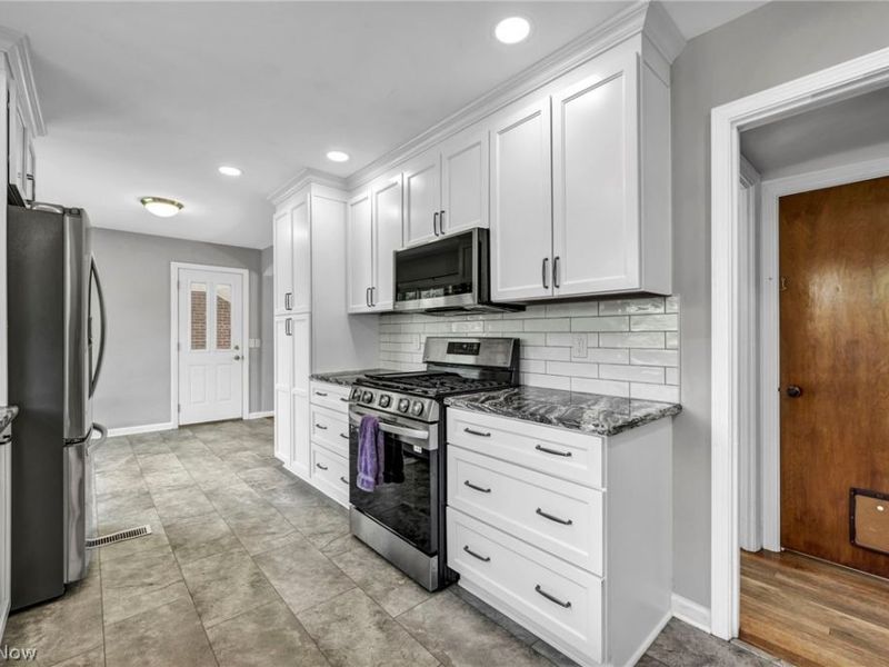 7035 Farview Road, Brecksville, OH 44141 Photo 9