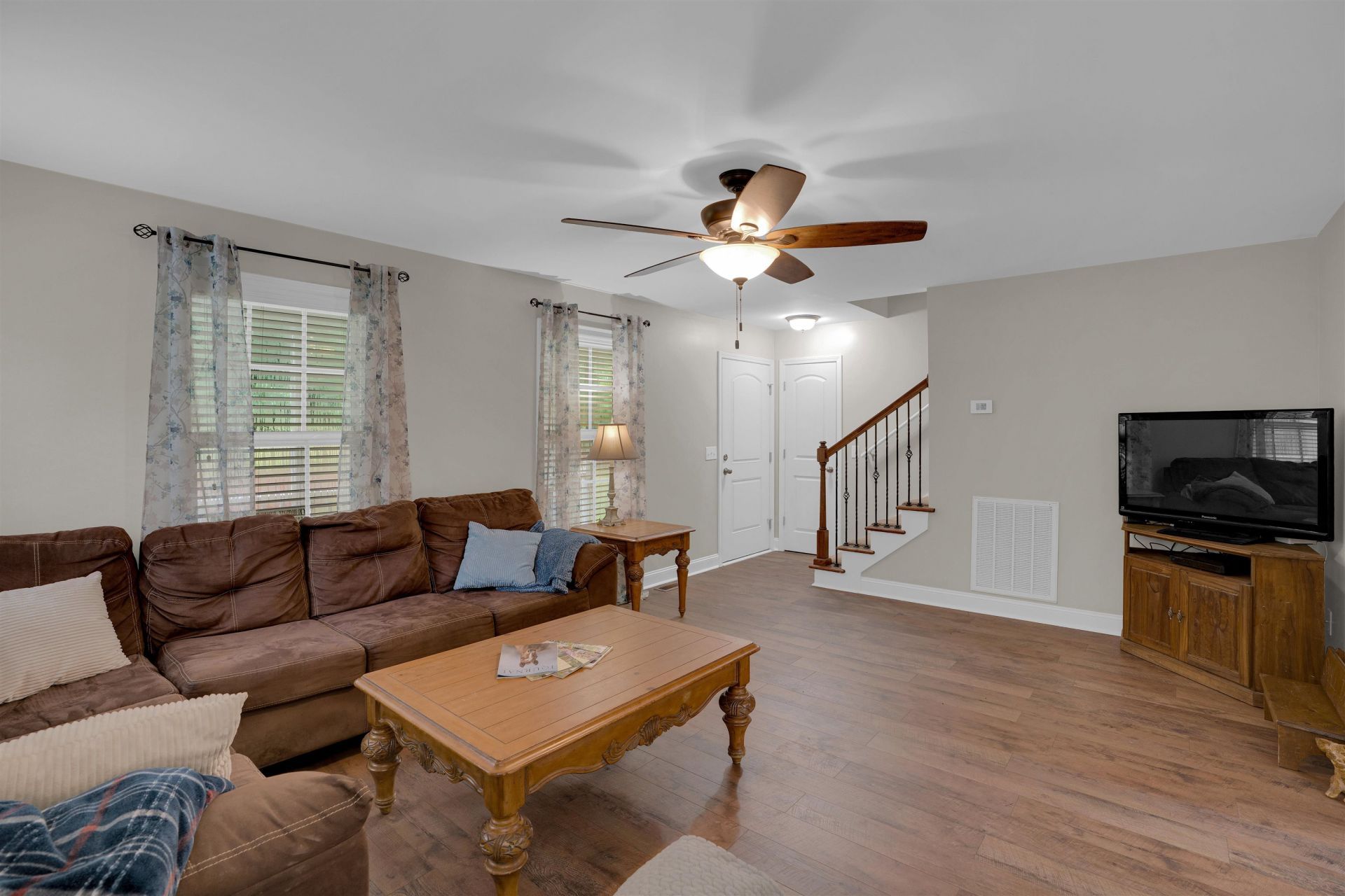 565 Portia Rd Photo 6