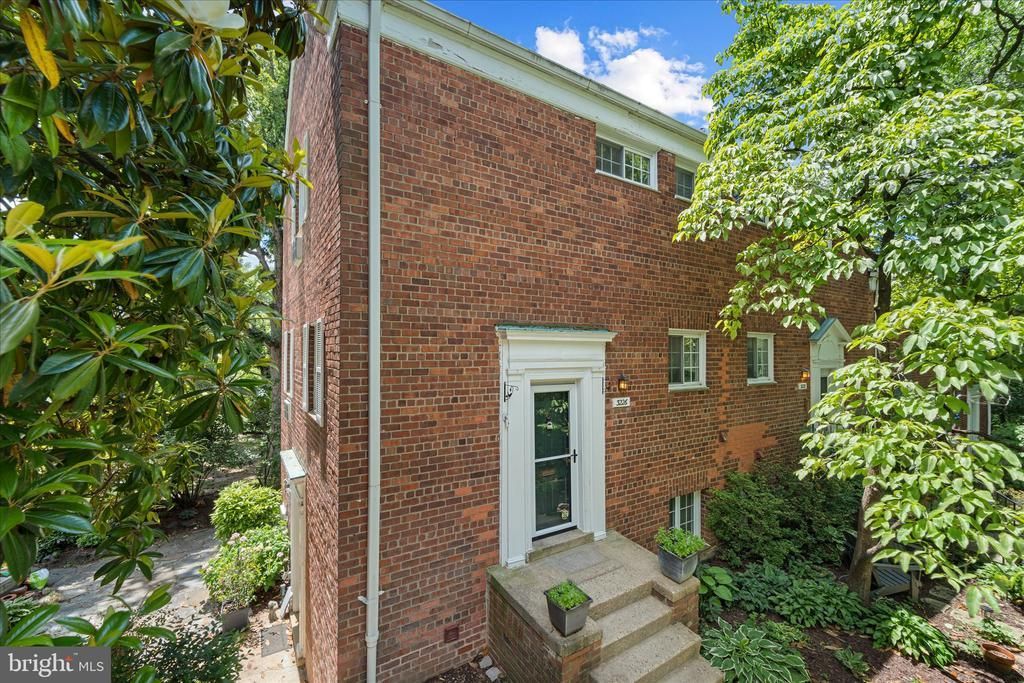 3226 Gunston Road, Alexandria, VA 22302 Main Photo